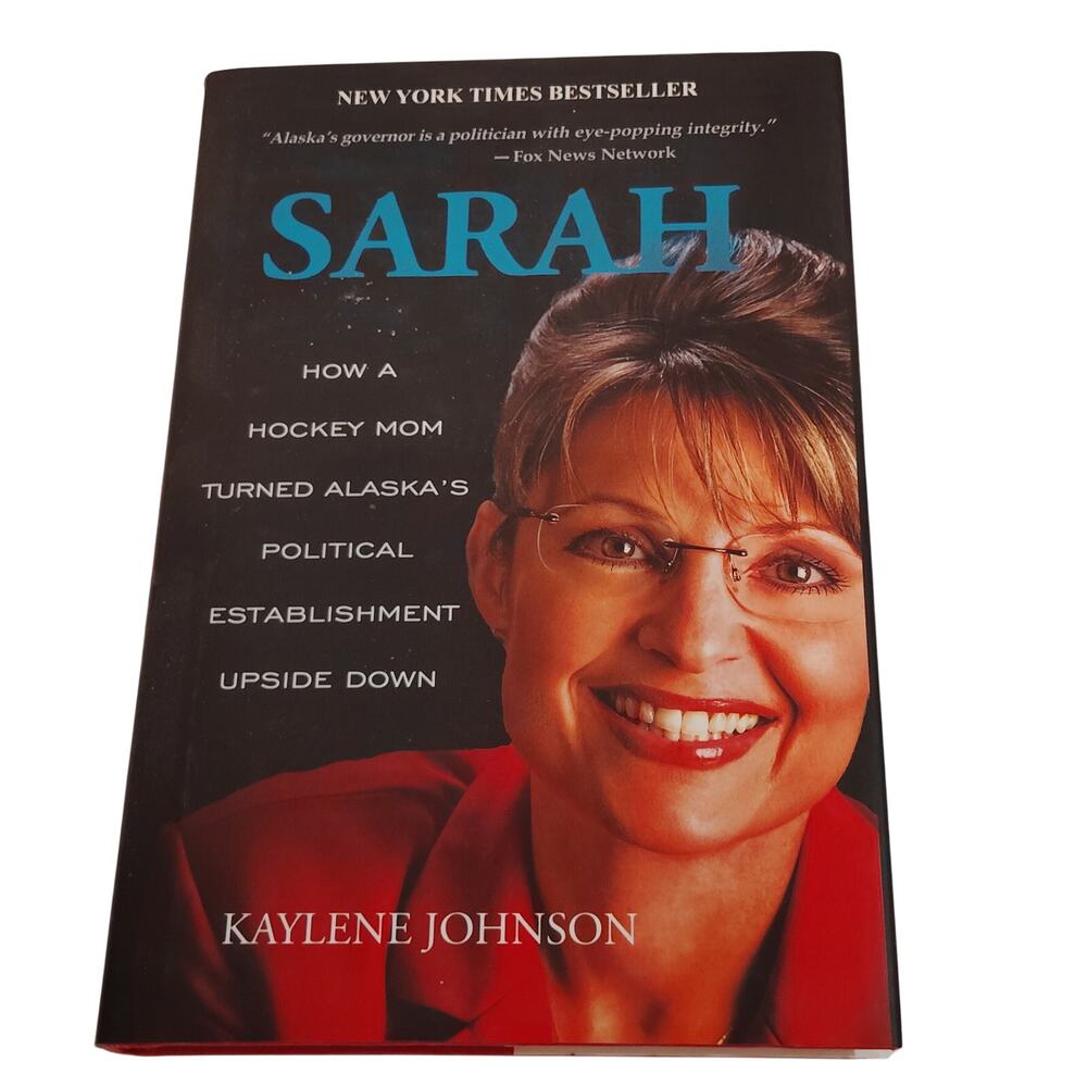 Sarah Hockey Mom Alaska 2007 Hardcover LN Palin Biography Bonus Newspaper Clips